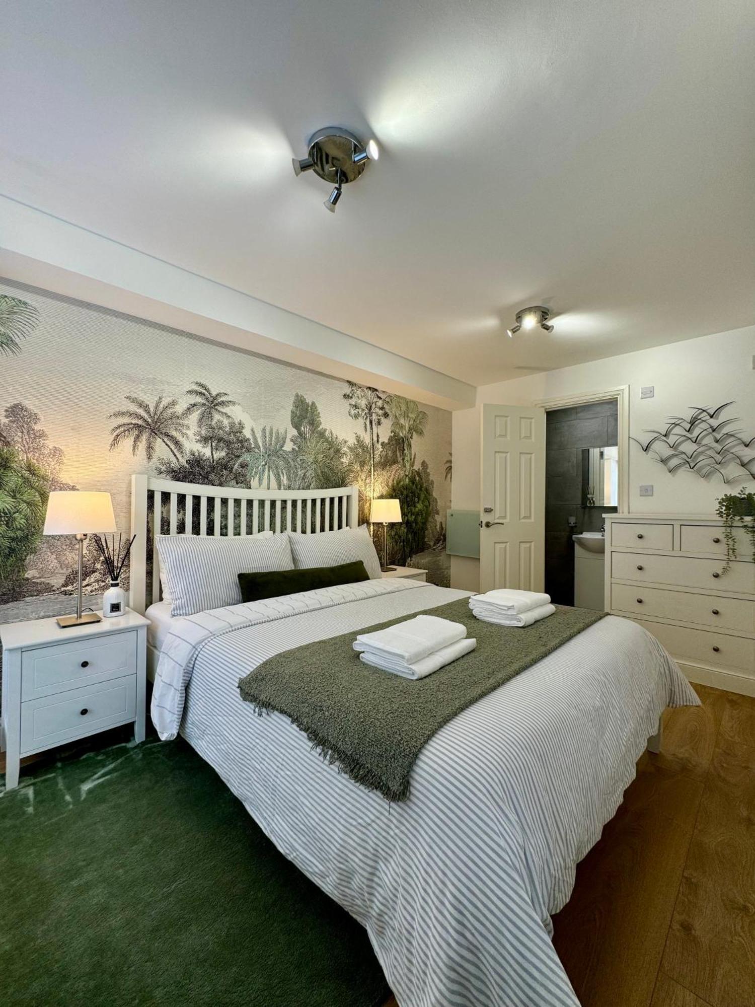 Holiday Home 2Br L 2Ba With Patio-Sleep 6 Londýn Exteriér fotografie